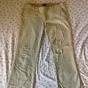 brand: American Eagle Outfitters   size: 12   color: Light Beige